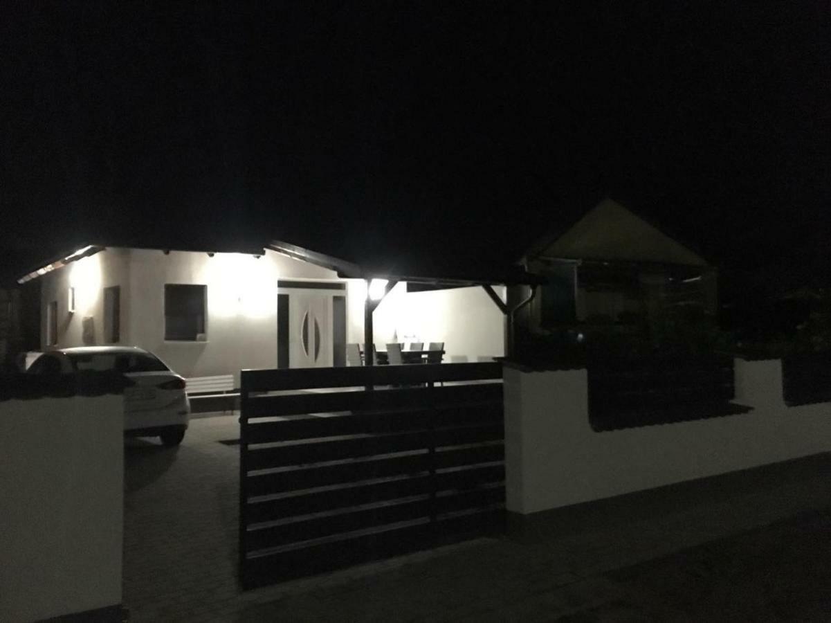 Tisza Dream Apartman Tiszakécske Exteriör bild